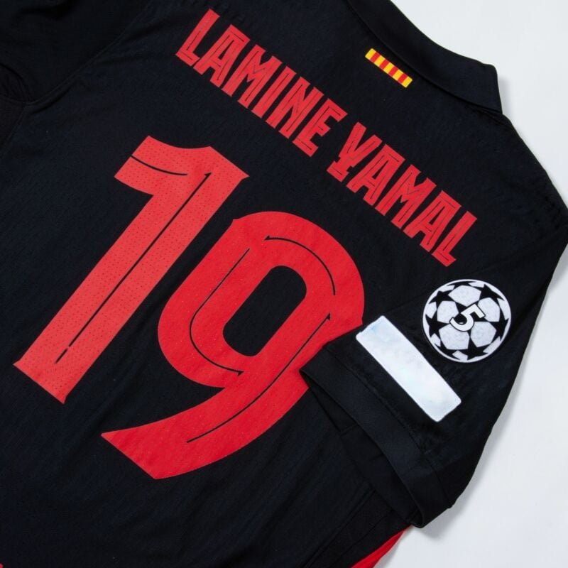 Barcelona Lamine Yamal #19 Third Jersey - Image 7